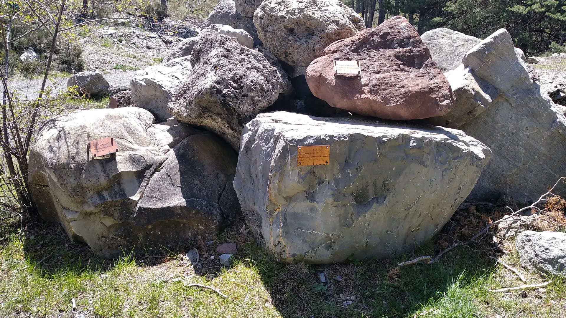 Pierres_Arboretum du Cubertin