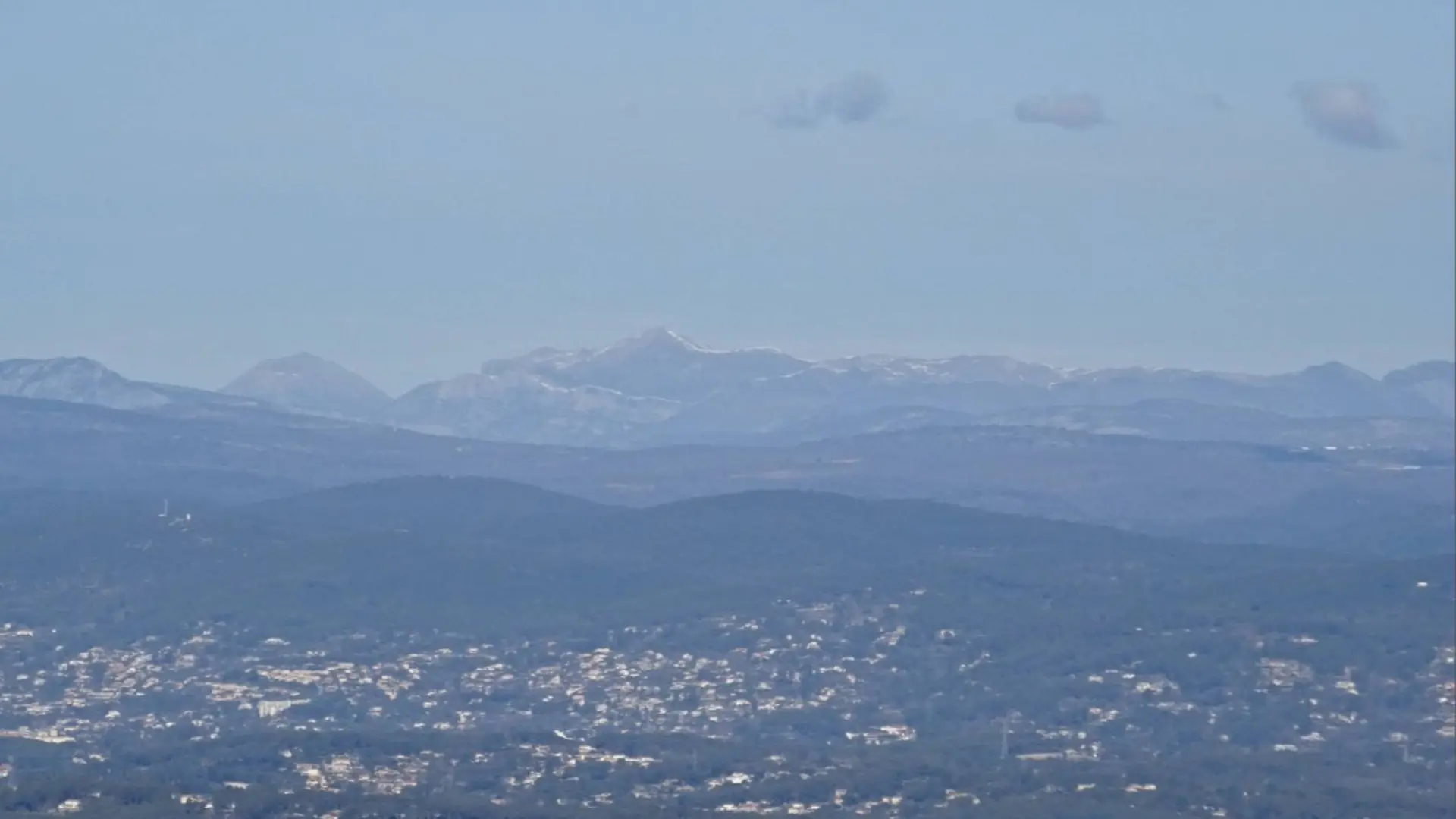 Panorama sur le massif de l'Estérel et l'arrière-pays grassois