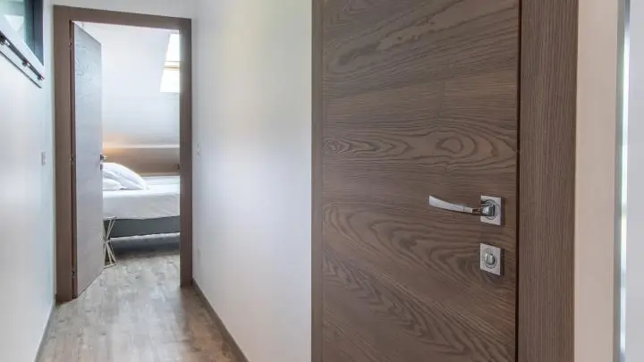 Couloir d'accès chambre 3 et WC indépendant au 1er étage