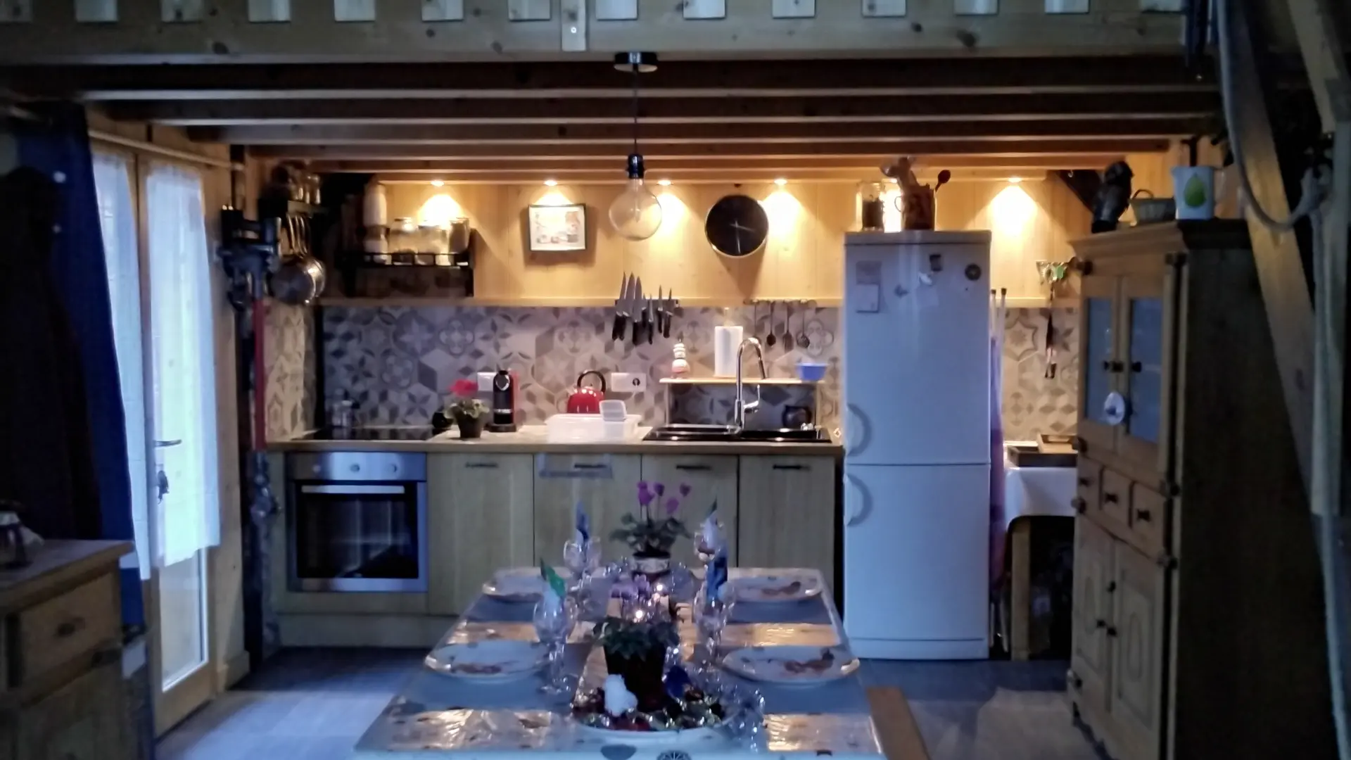 Salle à manger, cuisine & mezzanine