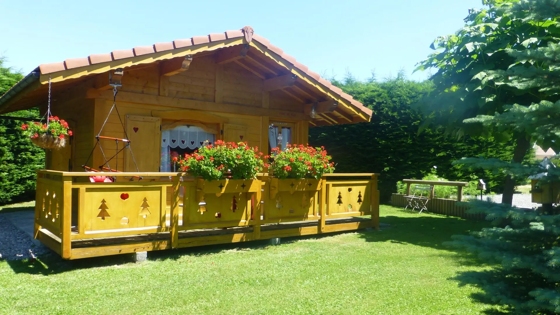vue generale jardin et parking