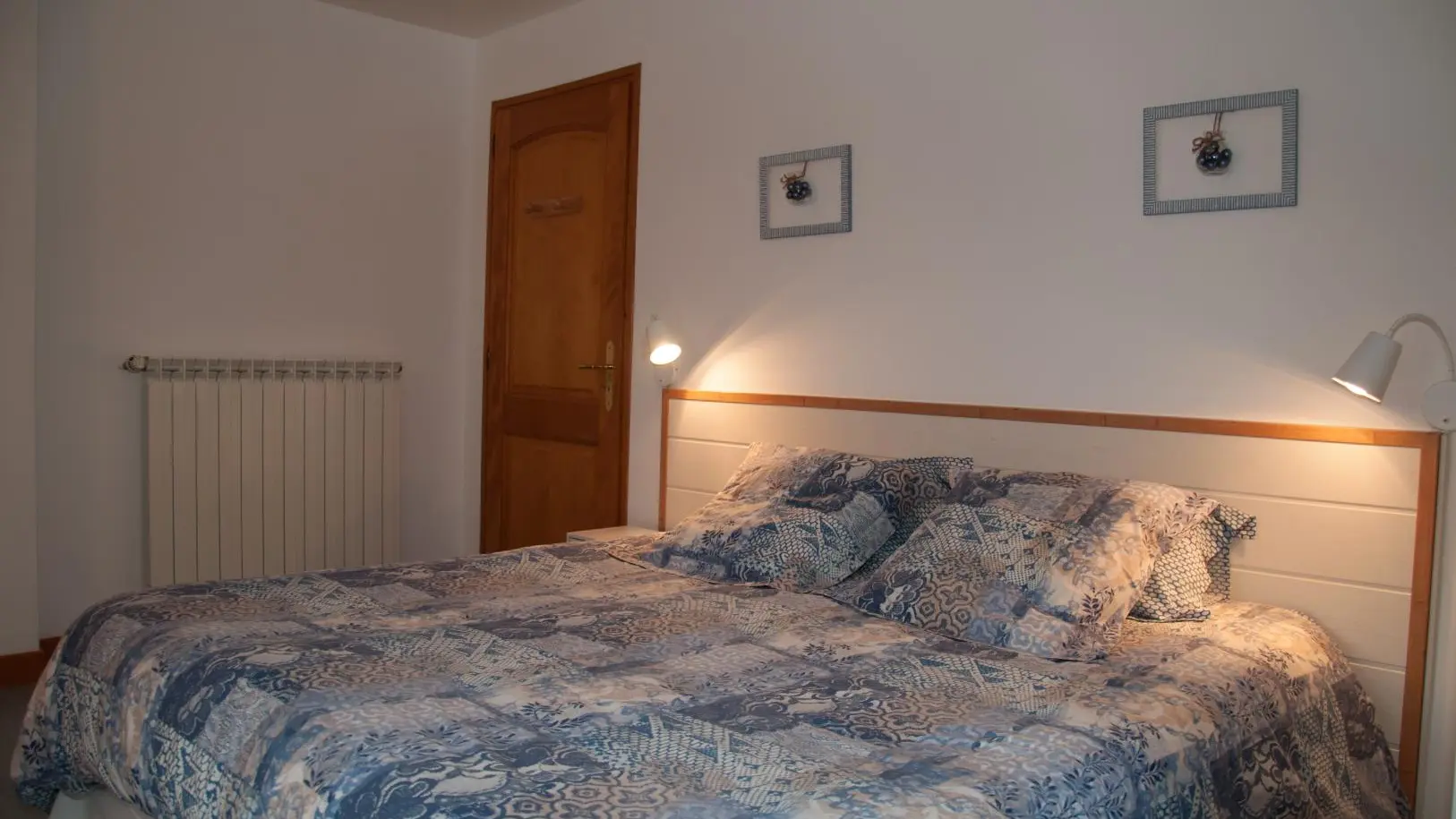 Chambre 2 :
avec 2 lits de 90 cm juxtaposés ou séparés.