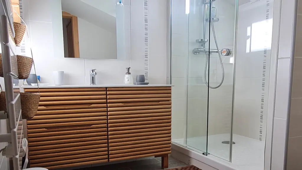 Salle de bain - Rez de Chaussé