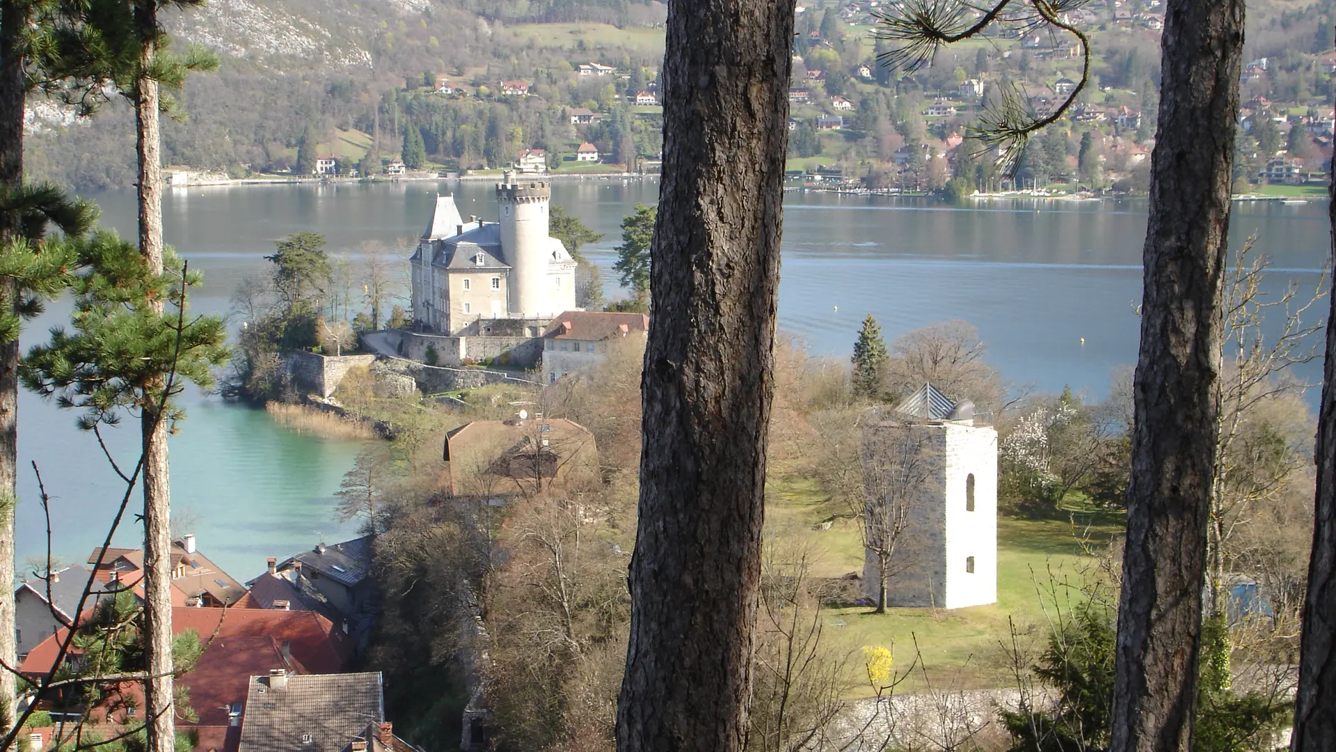 Les deux châteaux médiévaux