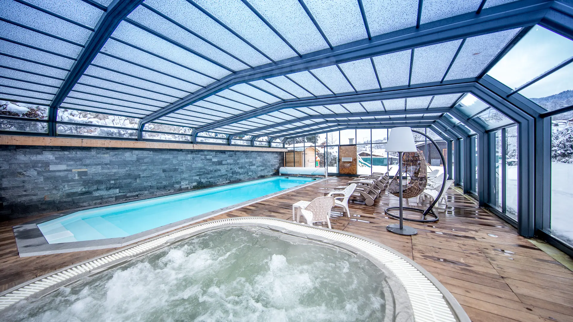 Vue sur la piscine