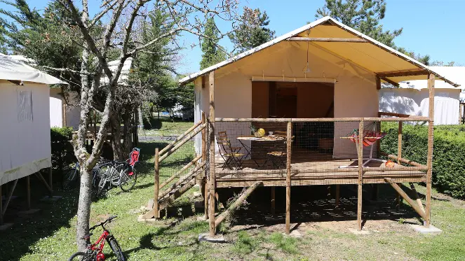 Cabane Lodge toilée