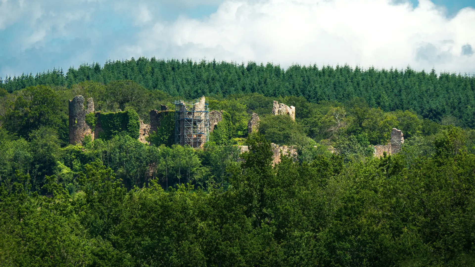 Château de Montgilbert à Ferrières-sur-Sichon