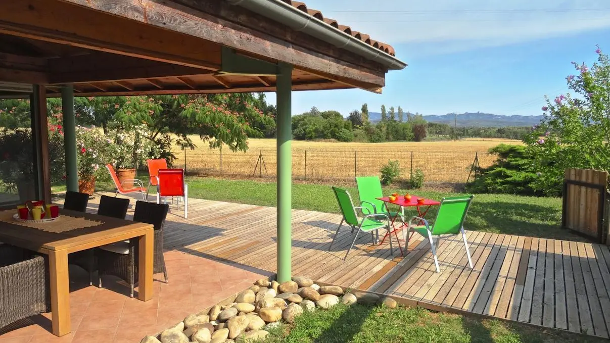 TERRASSES AU SUD-VUE SUR LA CAMPAGNE