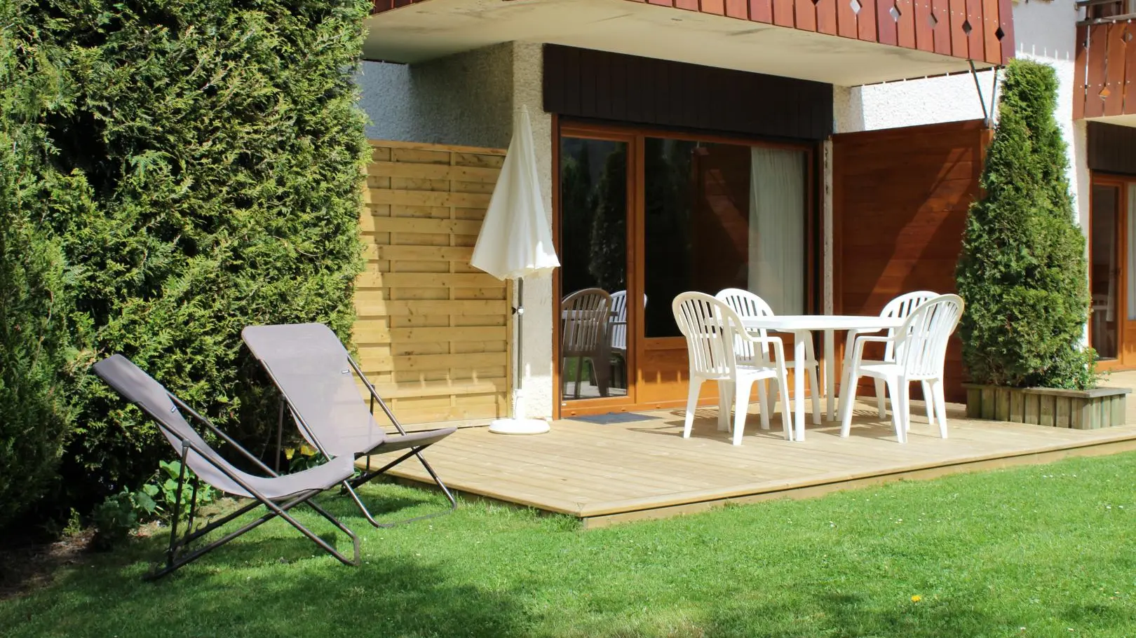 vaste terrasse au sud