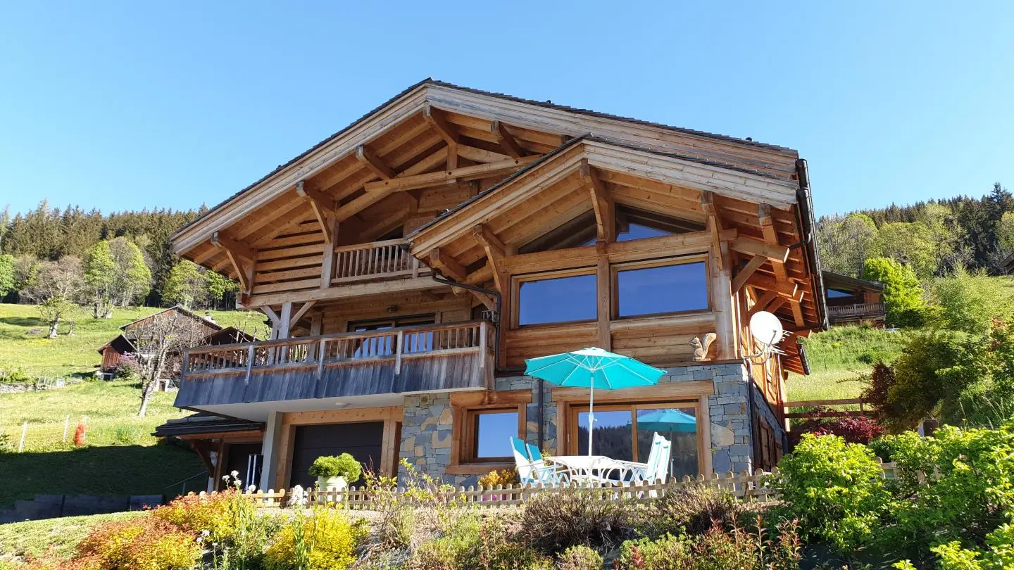 Gite Bel étoile en rez de chaussée du chalet avec garage.