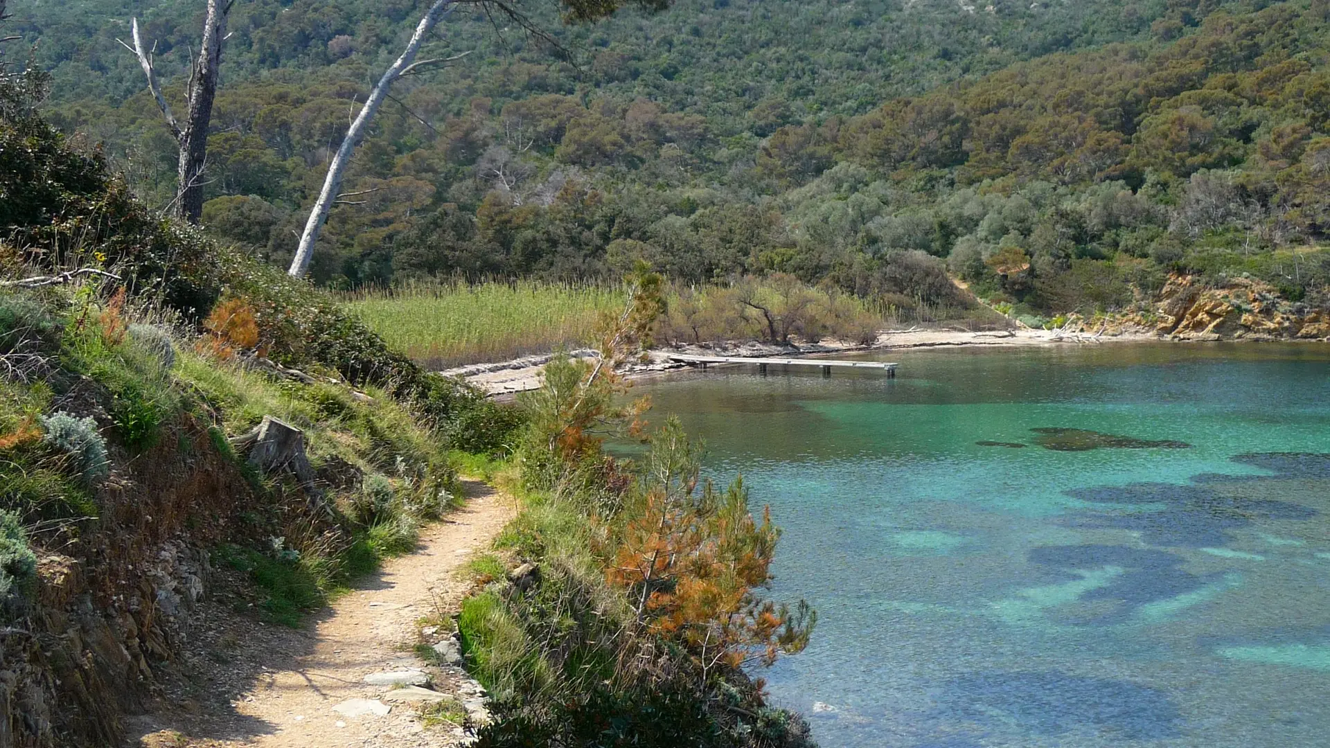 Chemin côtier en baie de Port-Man
