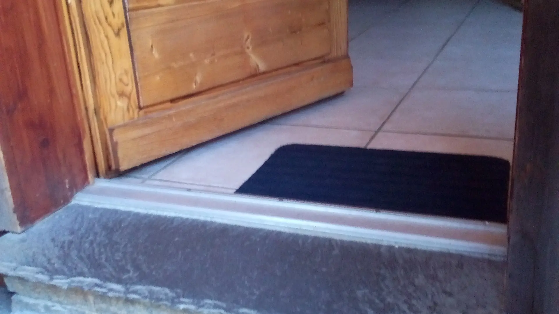Entrée dans le gîte
