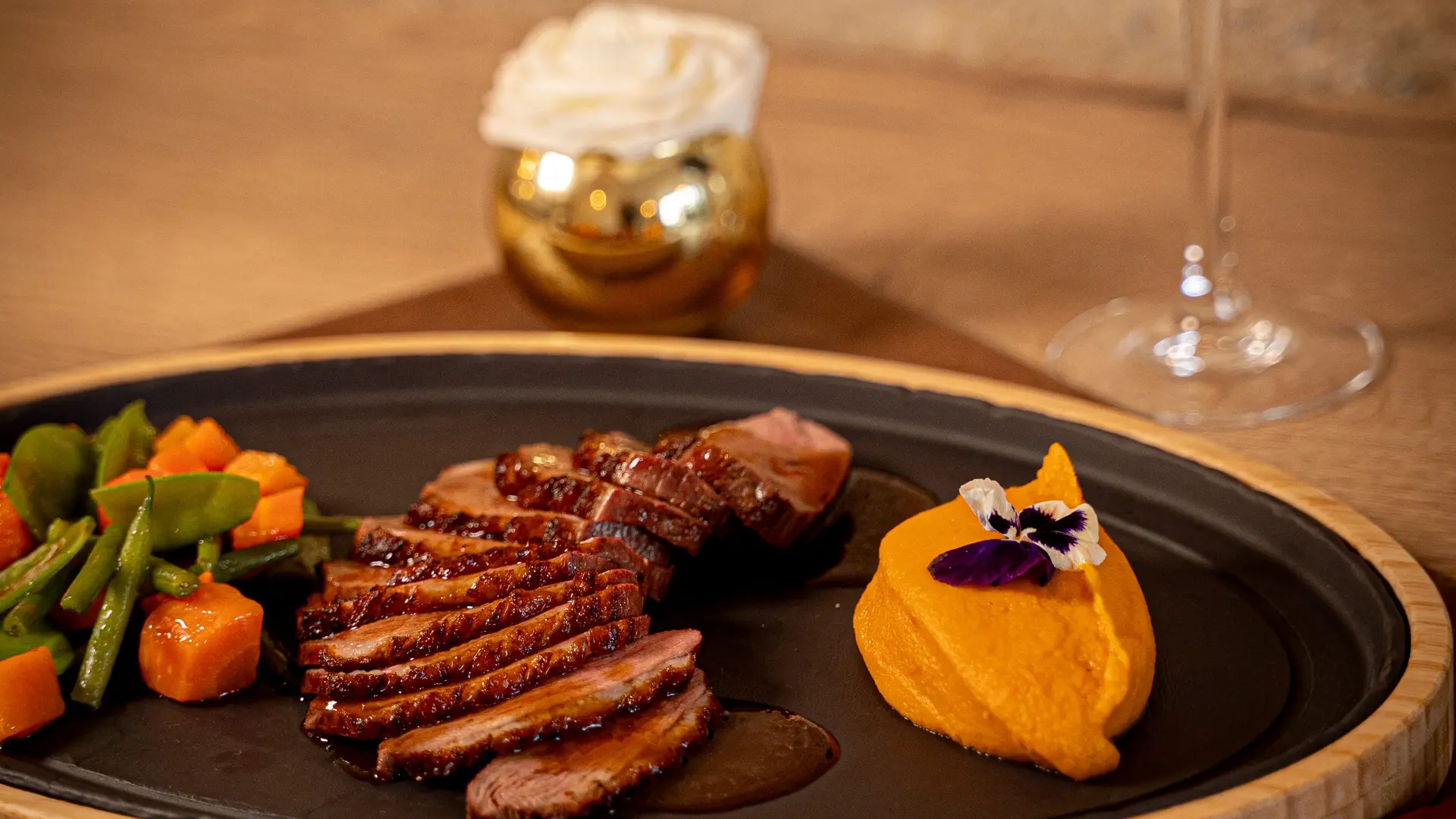 Magret de canard au caramel d'orange