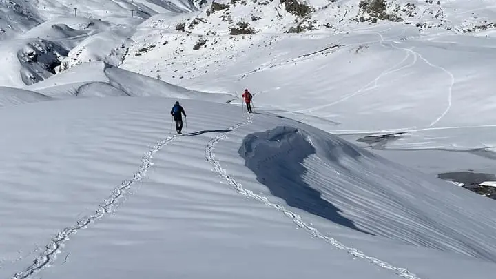 Raquettes avec les accompagnateurs en montagne_Orcières