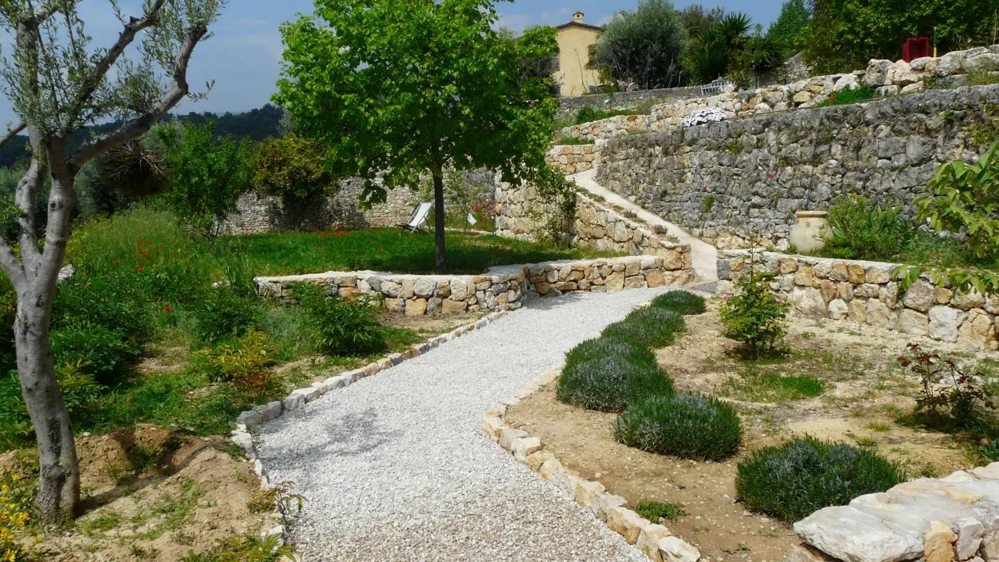 La propriété autour du Bastidon labellisé Gîtes de France Côte d'Azur Alpes-Maritimes à La Colle sur Loup