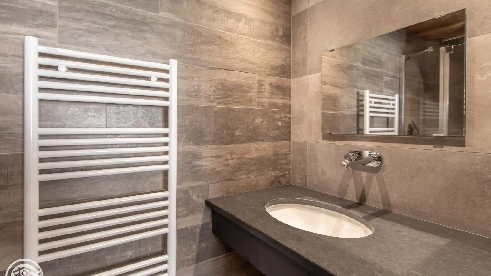 Salle d'eau chambre 2