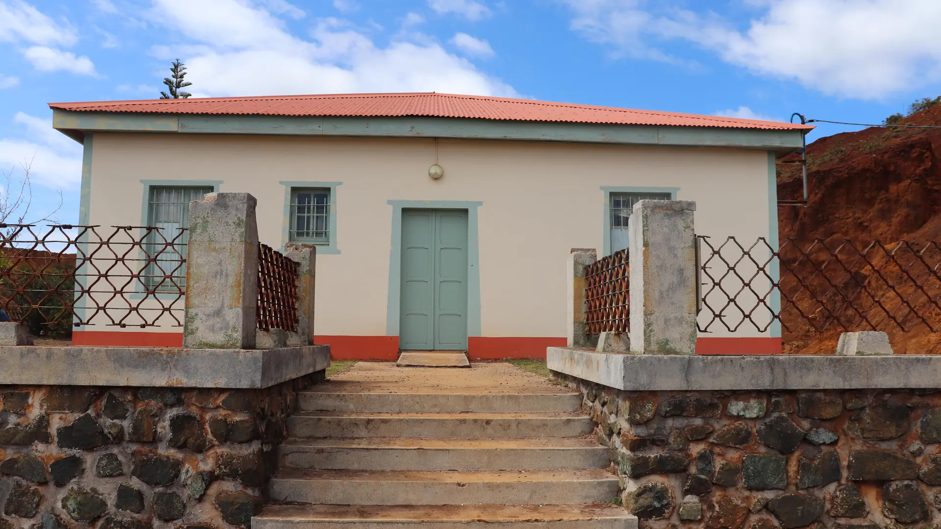 mine de Tiébaghi, Koumac, bâtiment