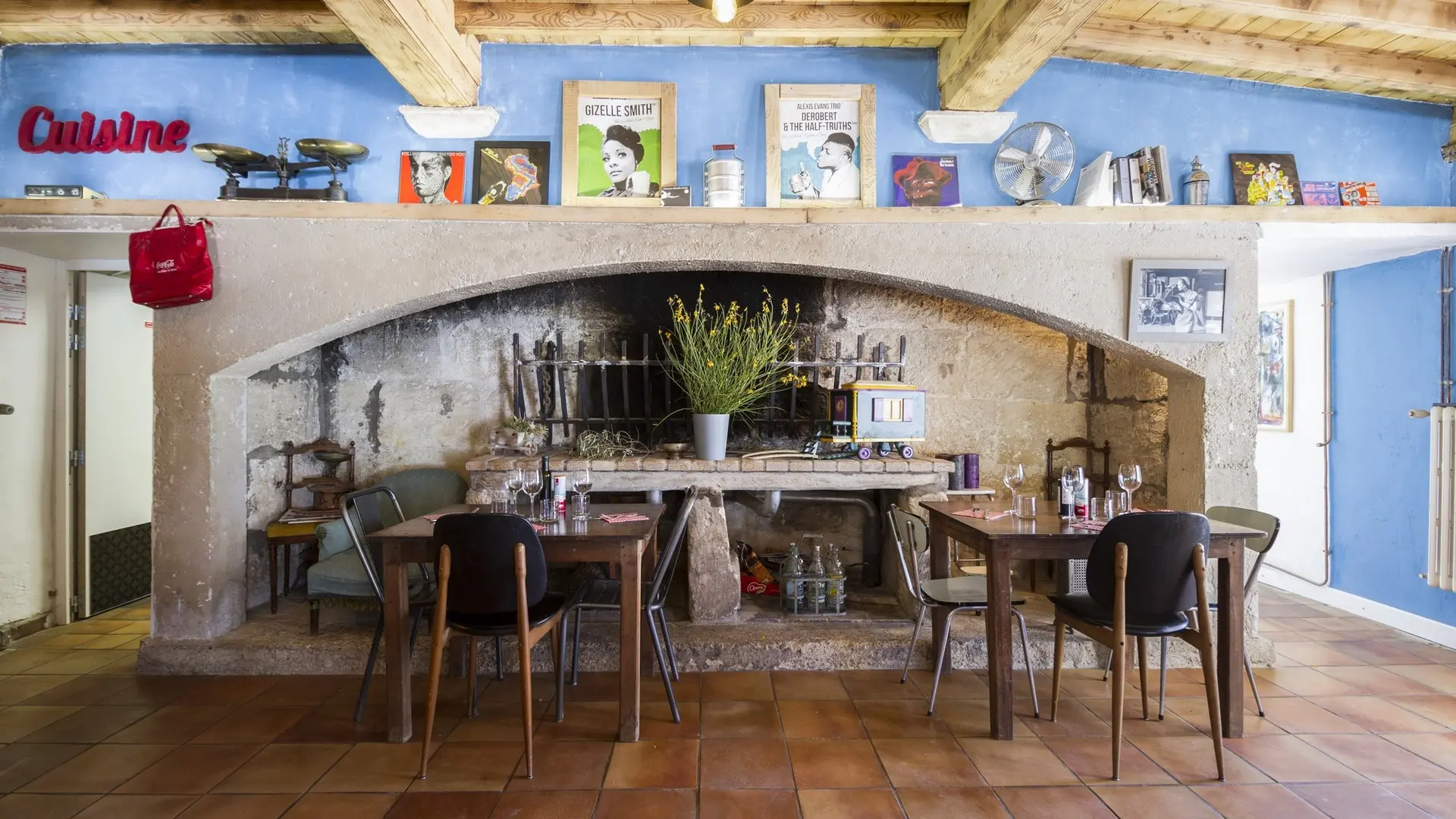 Chez Tata Simone_Mouriès_salle