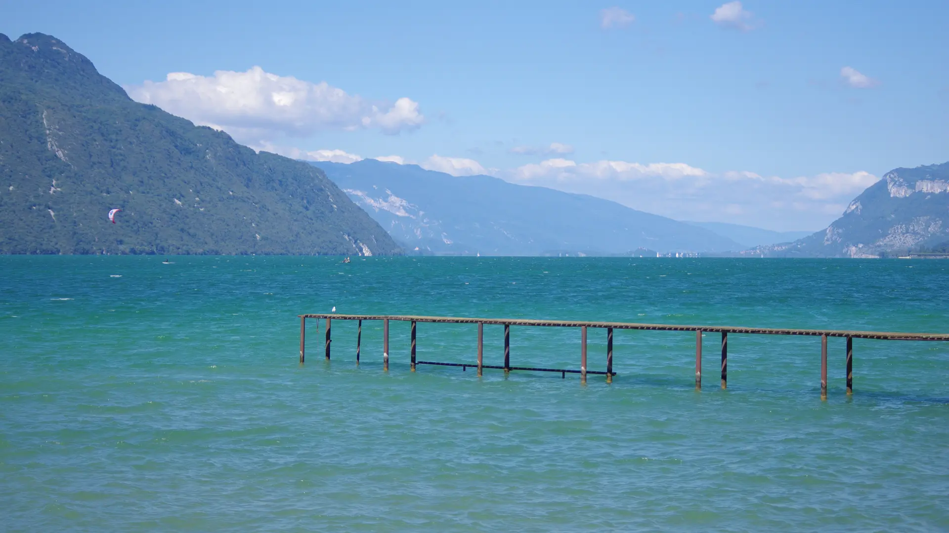 Ponton sur le lac du Bourget