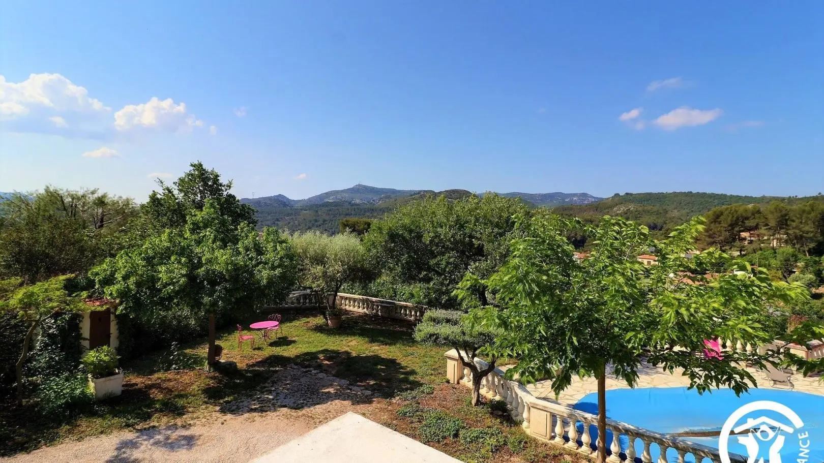 VUE SUR LE JARDIN