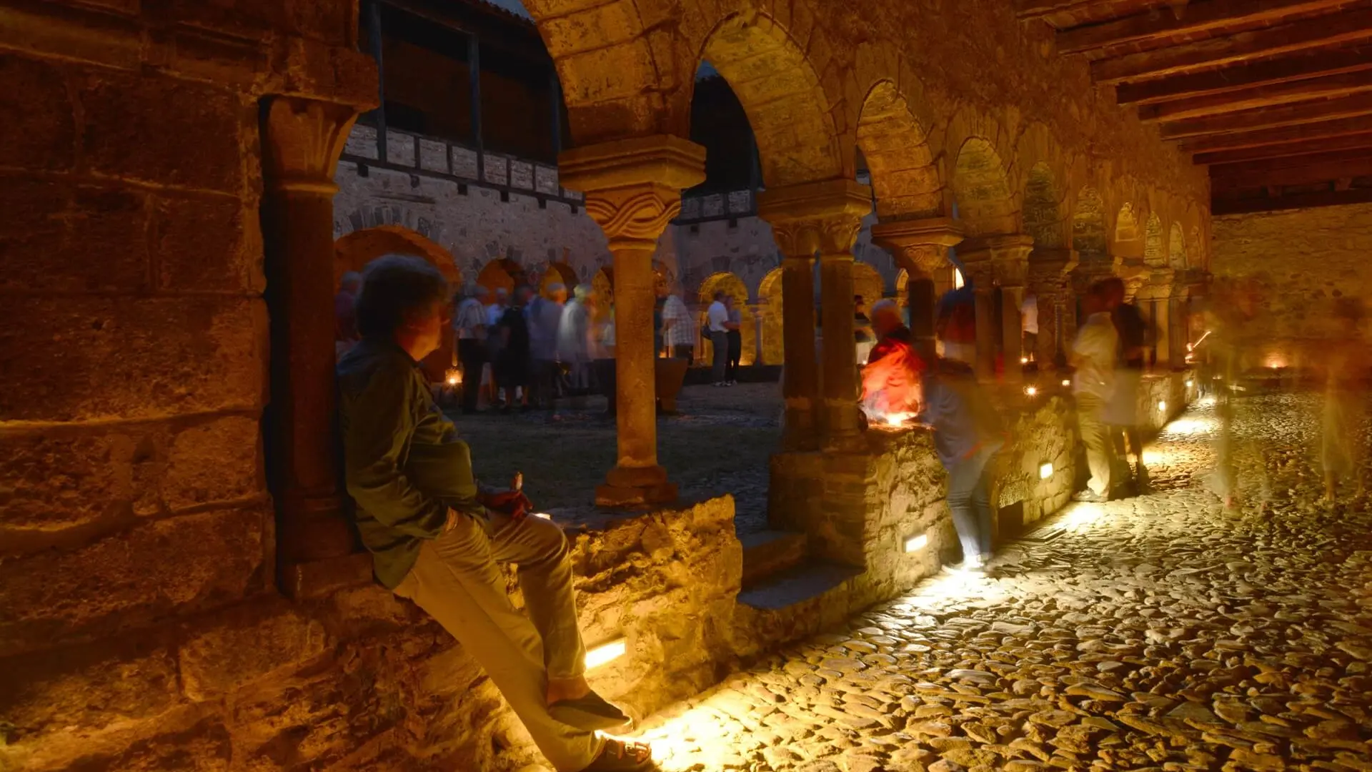 Cloître la nuit
