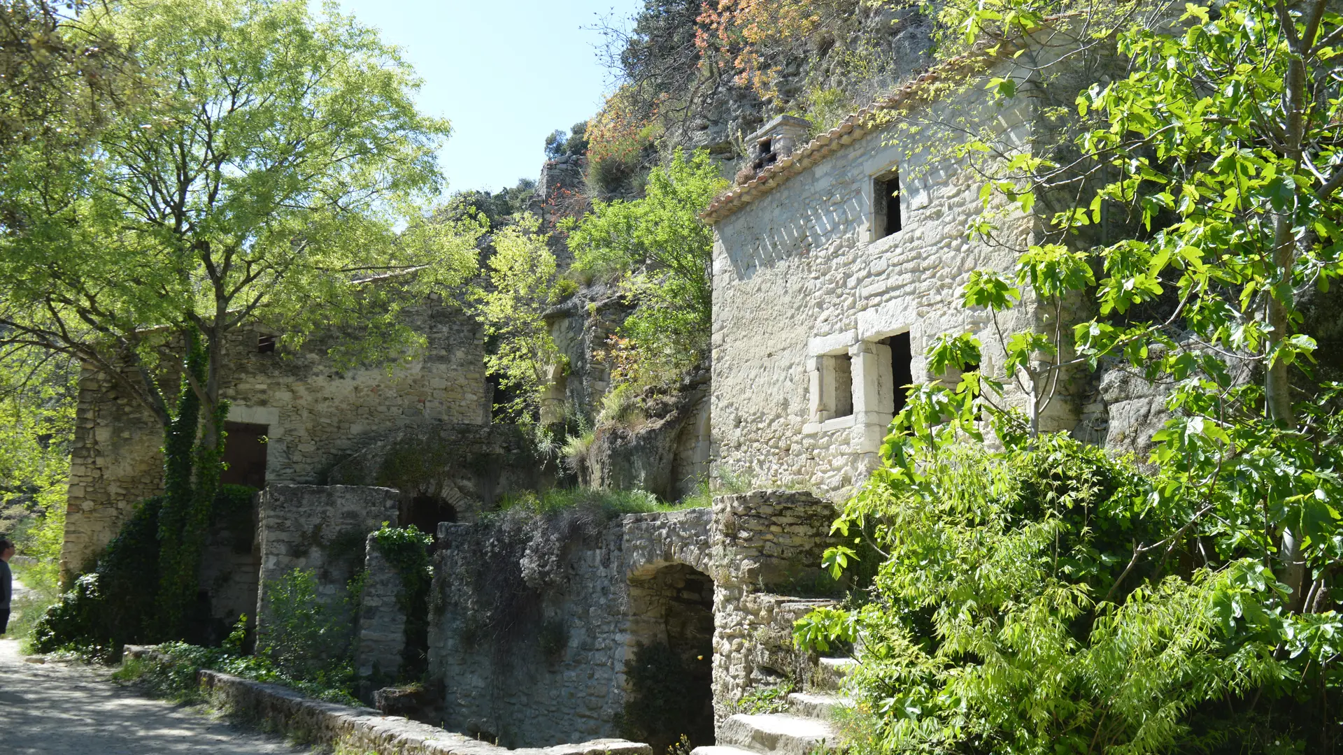 Village troglodytique de Barry