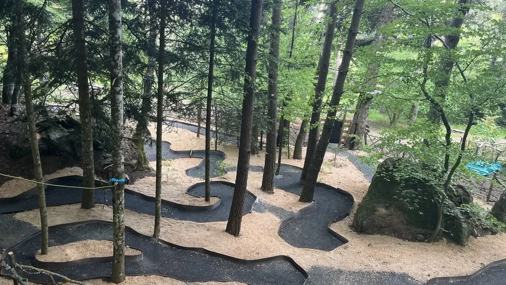 Tyrolienne à virages