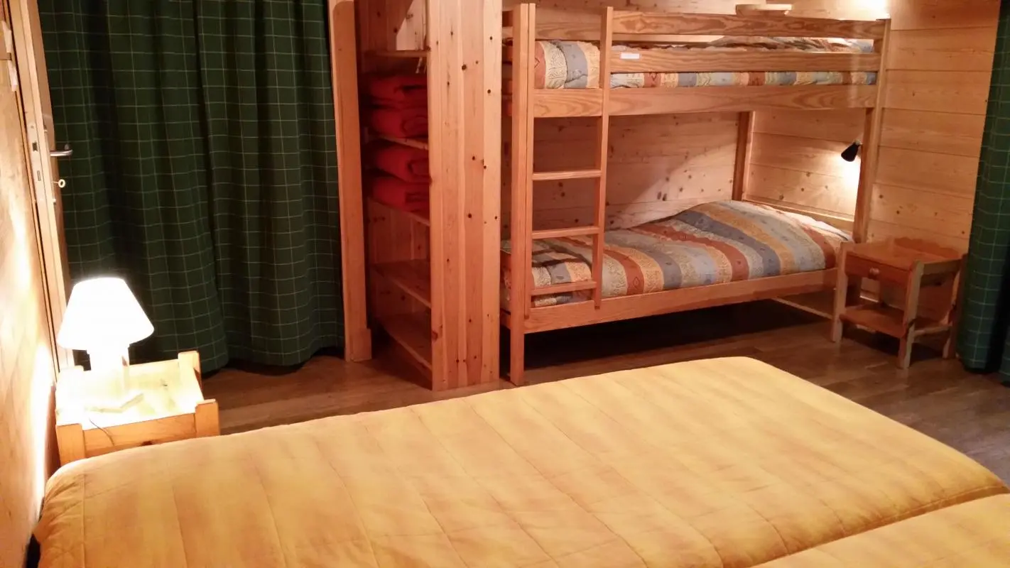 Chambre CHARVIN du 1er étage pour 4 personnes