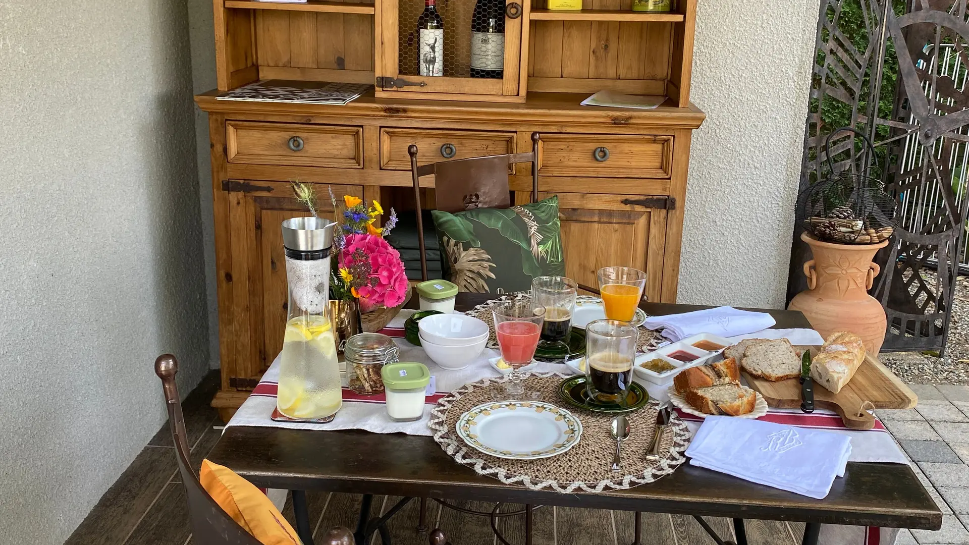 Terrasse petit déjeuner