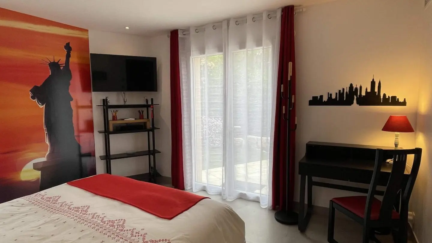 Maison SmartAzur-Chambre Rouge-Chambres d'Hôtes-VENCE-Gîtes de France Alpes-Maritimes