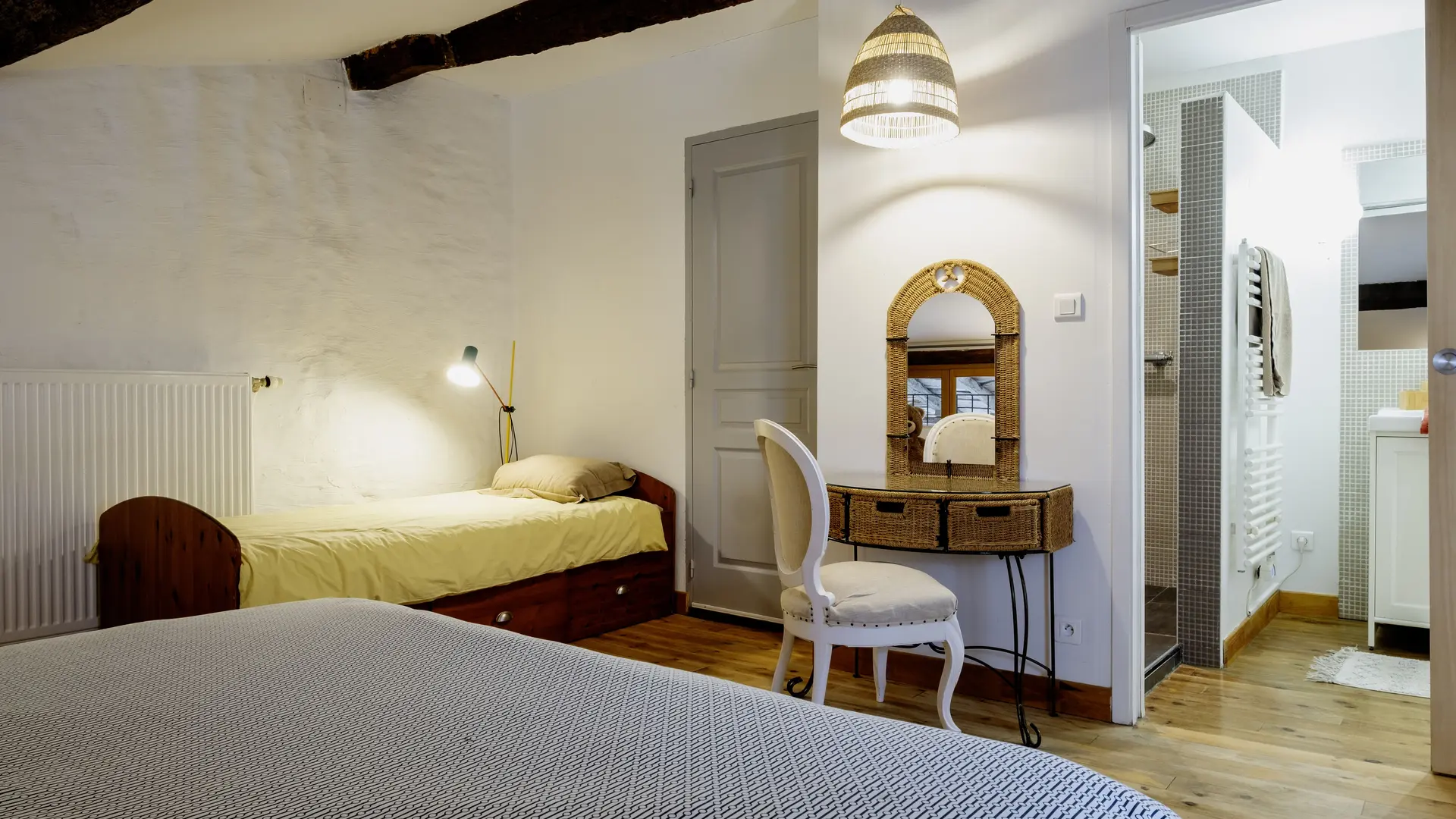 et 1 lit simple de 90 x 190