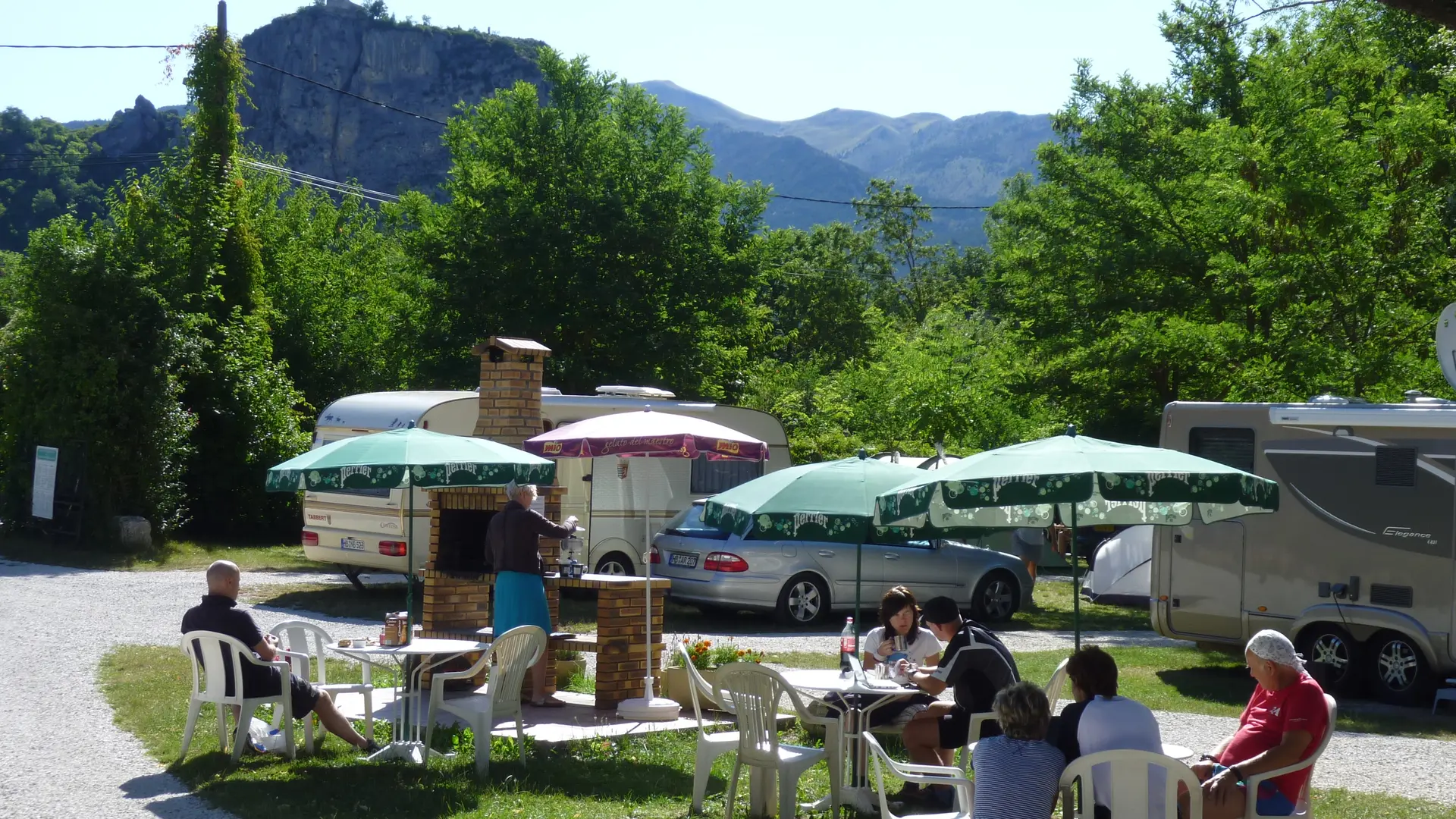 Aire de détente et barbecue