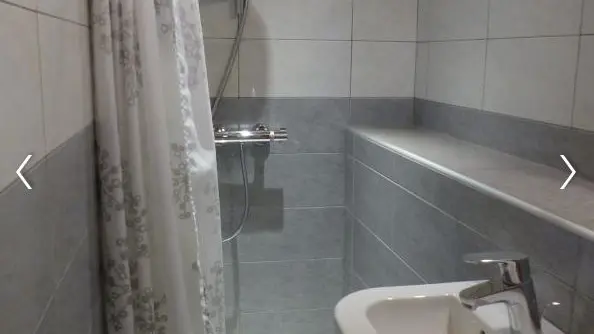 Salle de bain avec douche/Bathroom with a shower-Petit Chalet-Le Grand-Bornand