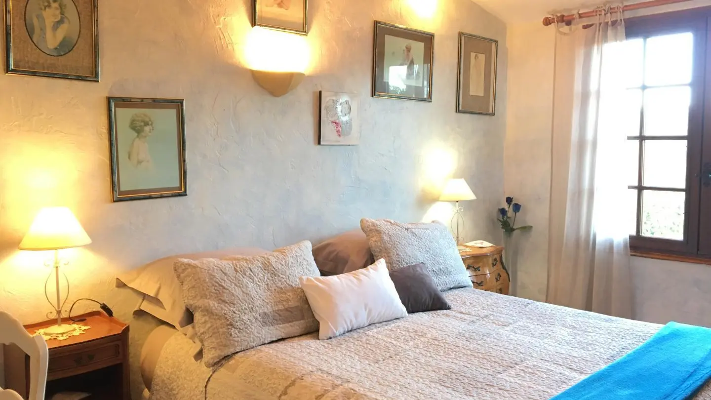 Gîte Chez Nino et Nunzia-chambre 1 : 1 lit 160x200-Vence-Vence-Gîtes de France Alpes-Maritimes