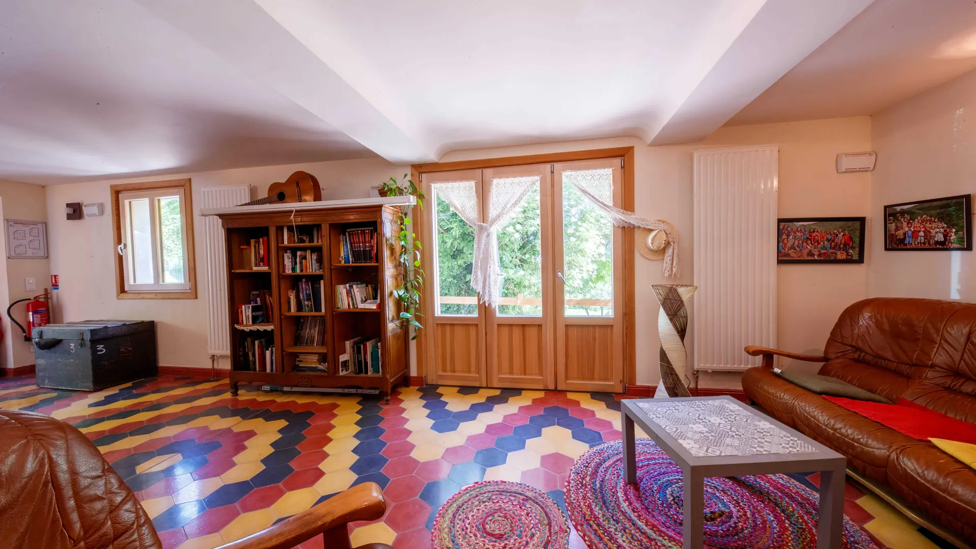 Salle de réunion, yoga, stages de théatre etc Ecogite de Villeplane dans la réserve naturelle des gorges de Daluis - Gîte d'Etape et de Groupe Alpes-Maritimes