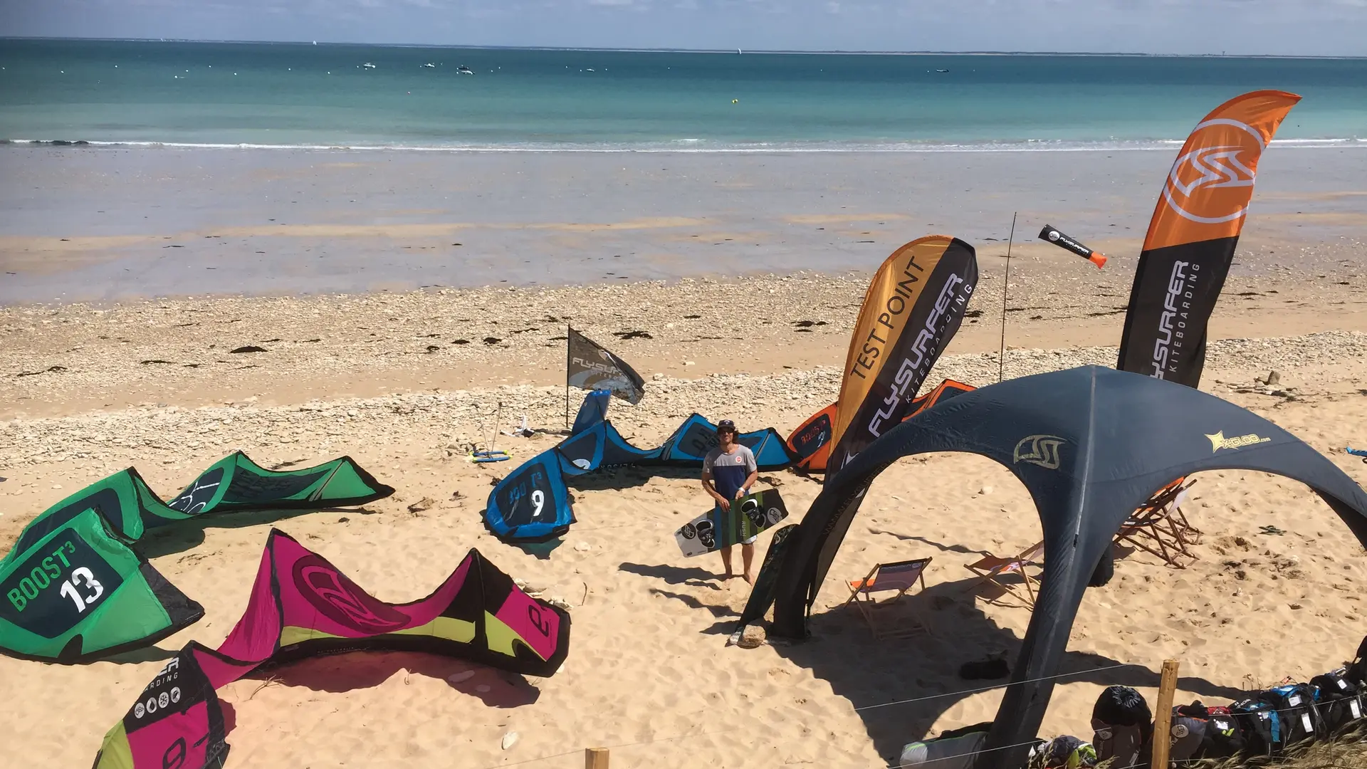 Kitesurfing test day on the Ile de Ré with Alex Robin and Flysurfer