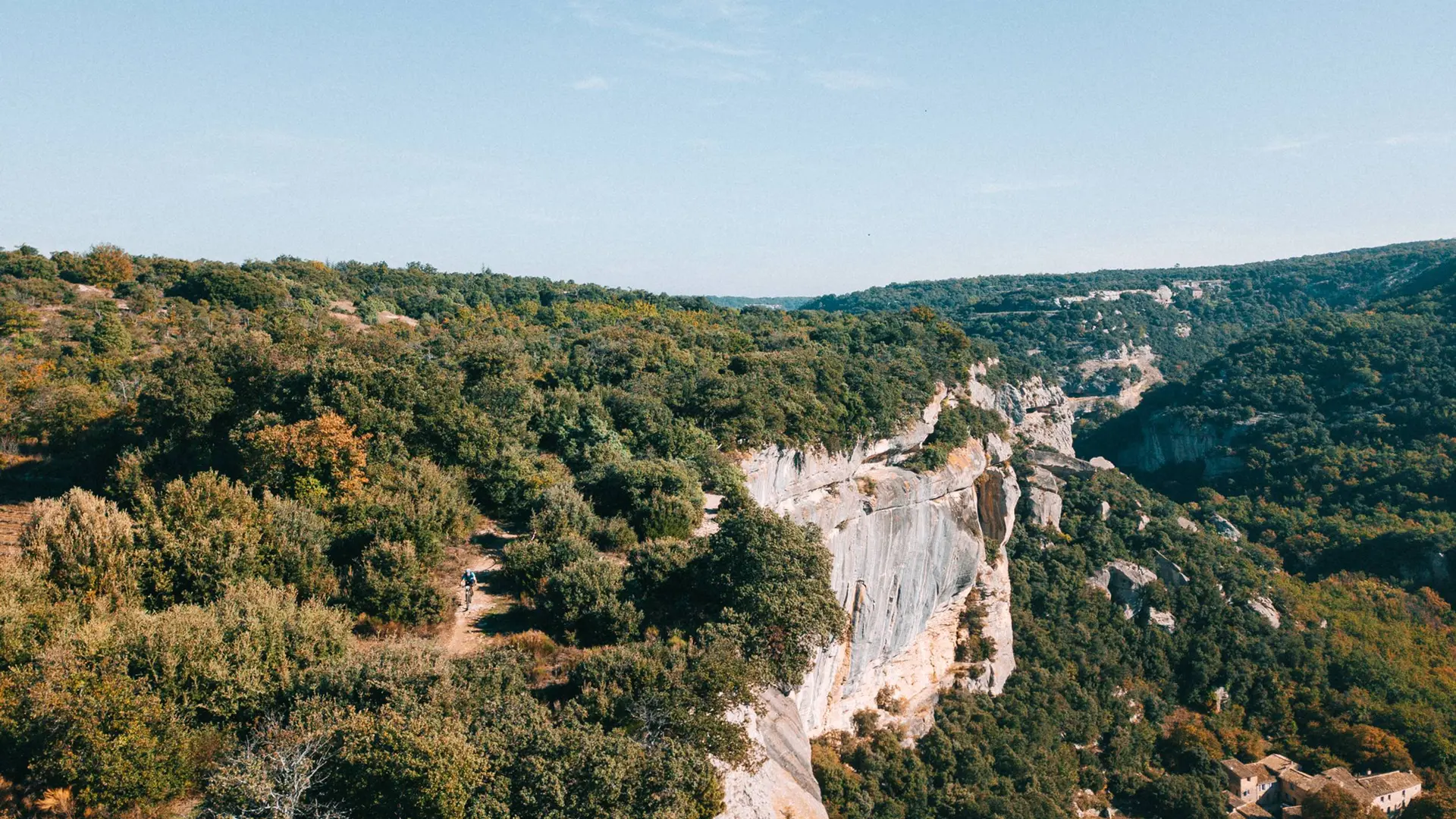 Les falaises de l'Aiguebrun