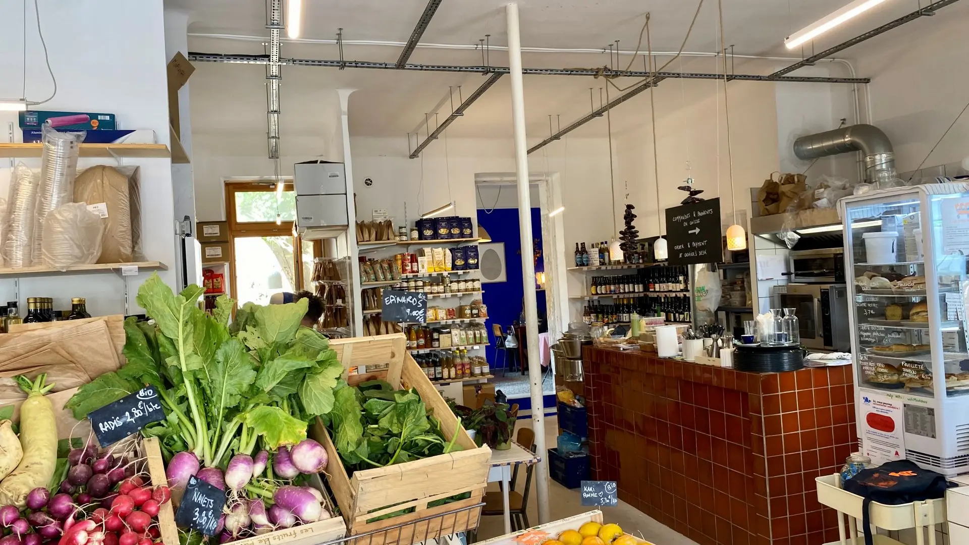 interieur avec rayonnage