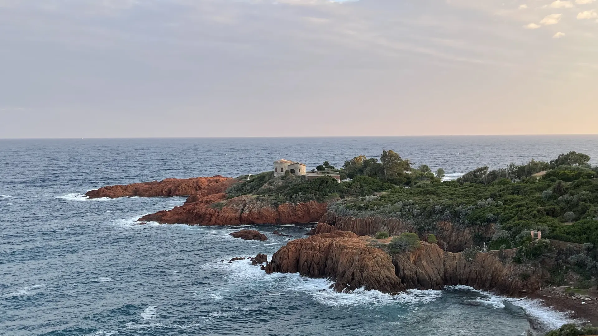 Bord de Mer Entre Théoule & St Raphael