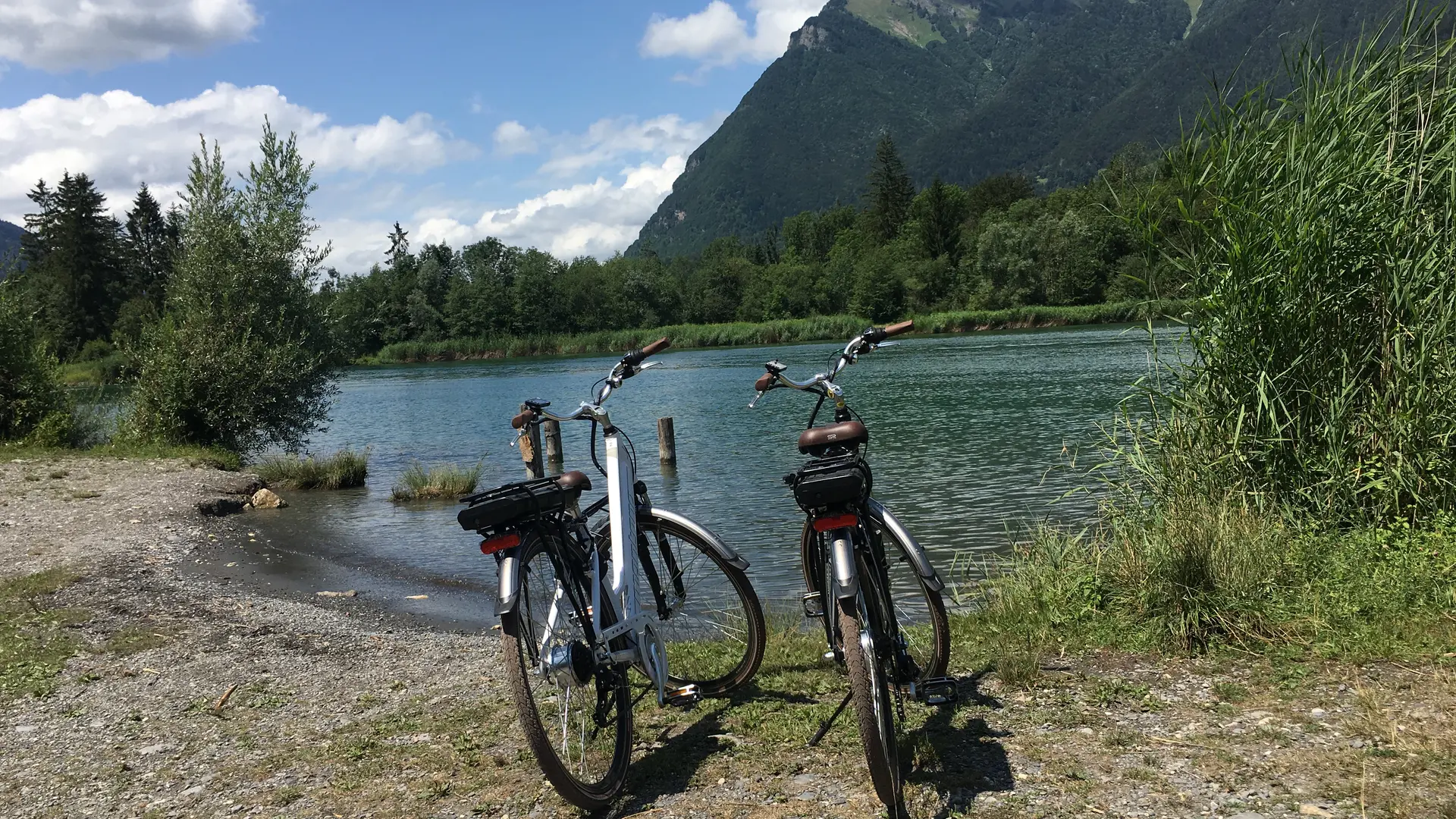 Au bord du lac de Plonnex à Taninges