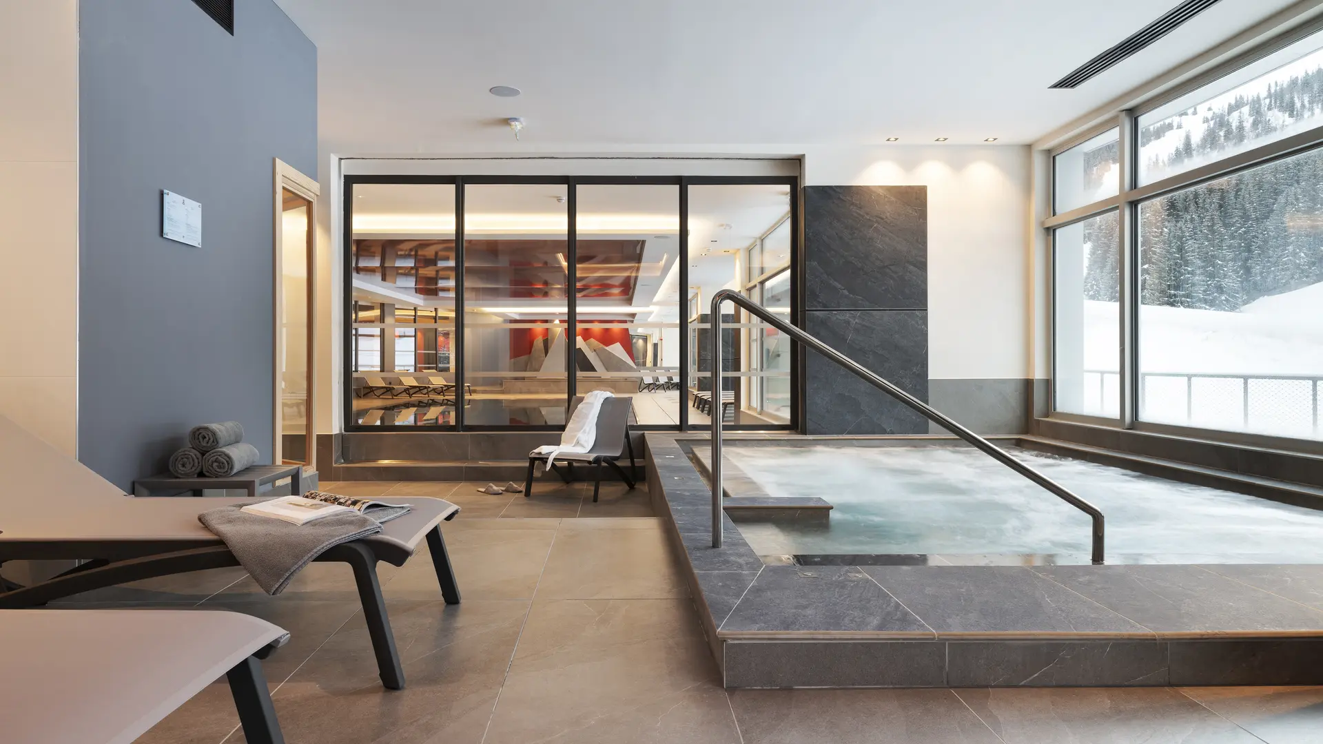 Bain à remous de l'espace bien-être