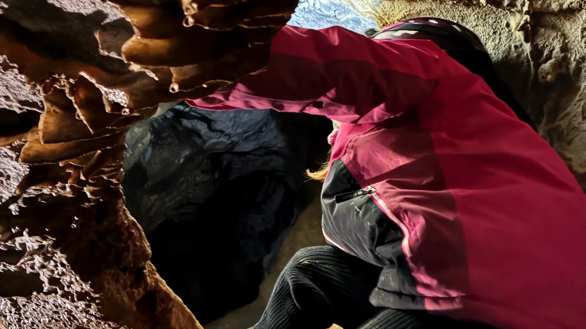 L'univers des cavités en toute sécurité avec Ecrins Spéléo Canyon