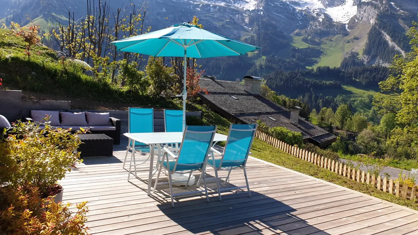 Coin terrasse équipée pour vous ressourcer.