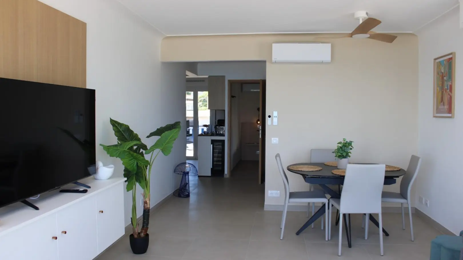 Gîte le Cormoran-Espace repas-Gîtes de France Alpes-Maritimes