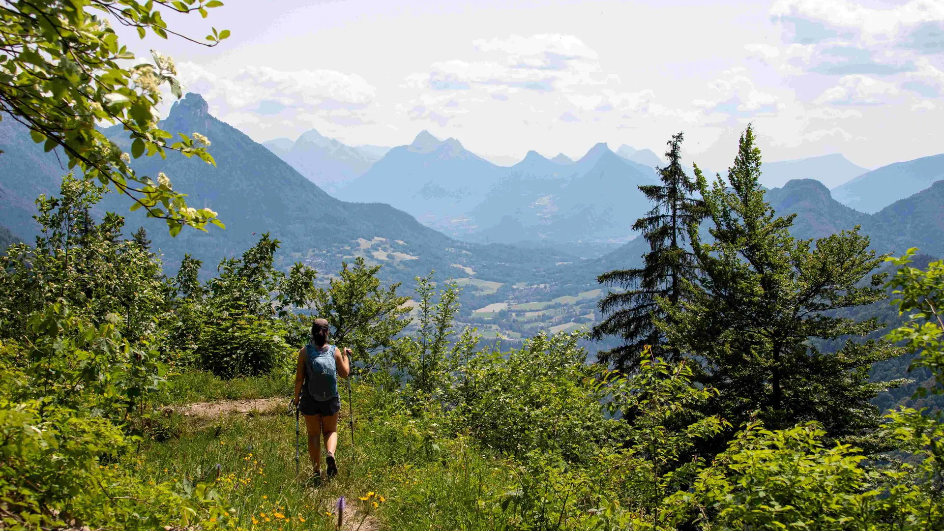 Sentier et panorama