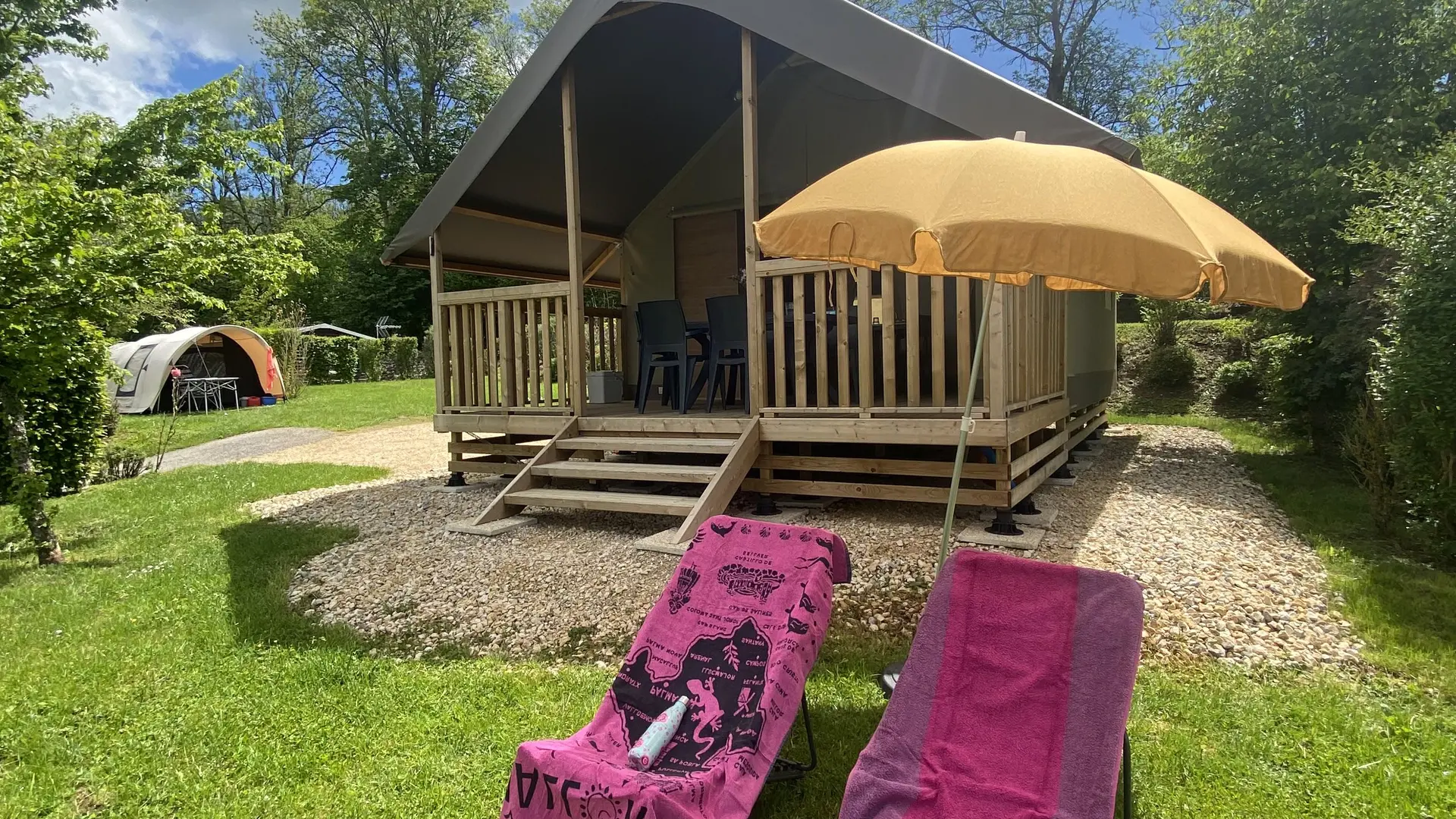 Insolite Tente Lodge 12 cols sanitaire