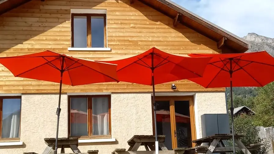 Gîte de groupe 'La Villa', St Jean St Nicolas, vallée du Champsaur