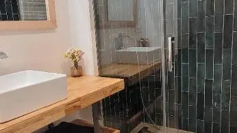 Magnifique LOFT Déco sur le port et à 5mn des plages wifi Clim 85 m2