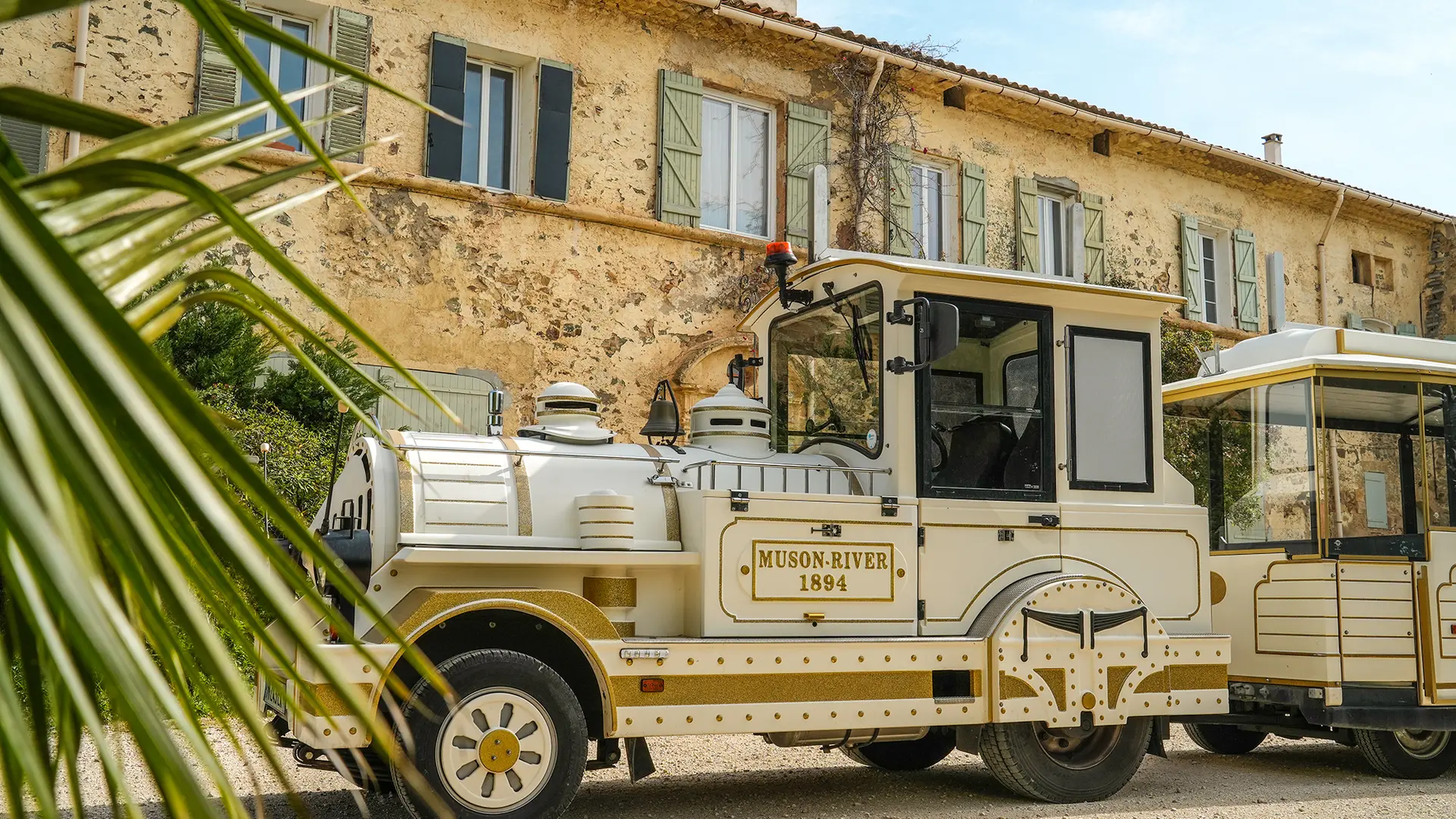 Petit train des vignes - Balade au cœur du terroir londais_La Londe-les-Maures