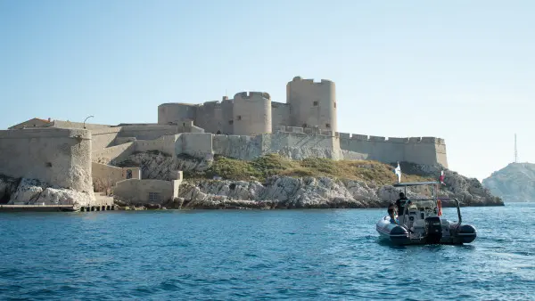 Marseille: Sunset Frioul Archipelago Boat Cruise